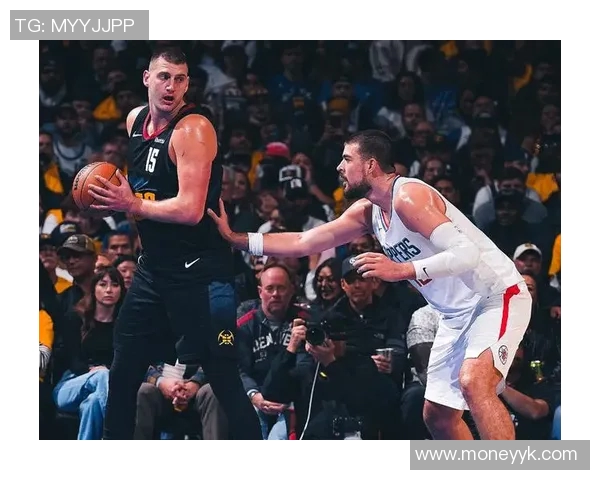 快船主场大胜灭活，乔治35分庆祝